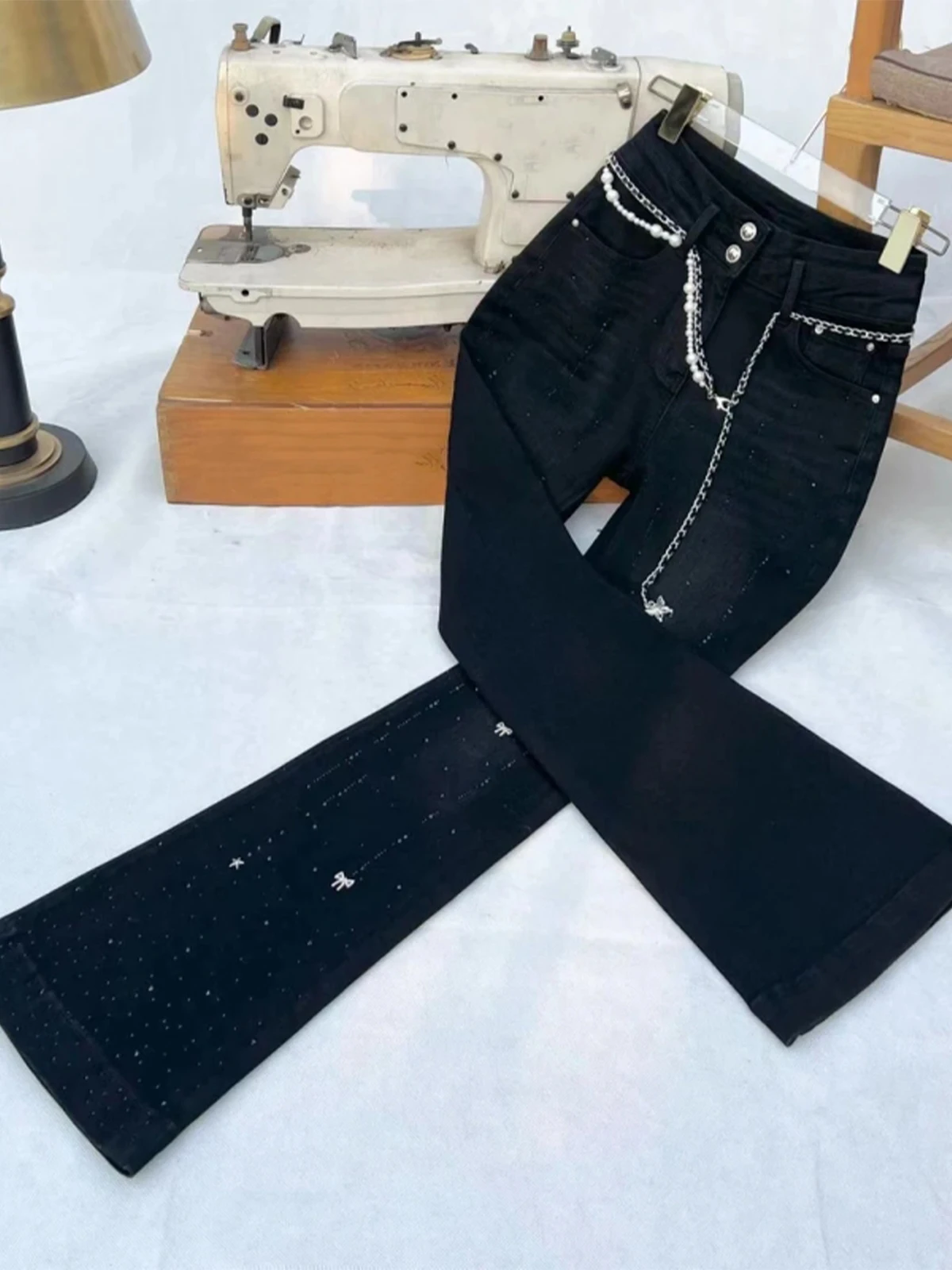 

European New Diamond Bow Decor Jeans With Belt Spring Autumn Exquisite Style Large Size Elastic Slimming Fit Boot Cut Pants