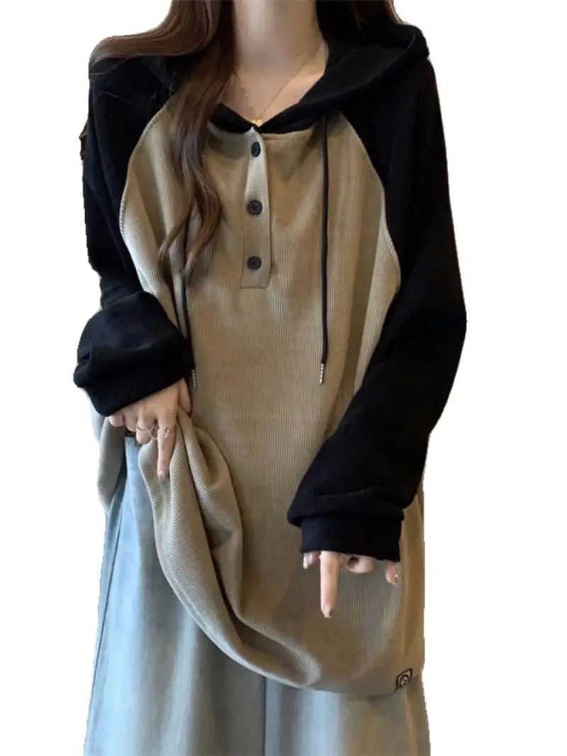Felpa con cappuccio a maniche americane da donna in camicia con fondo in stile coreano autunnale per farle sembrare il top sottile e ampio alla moda