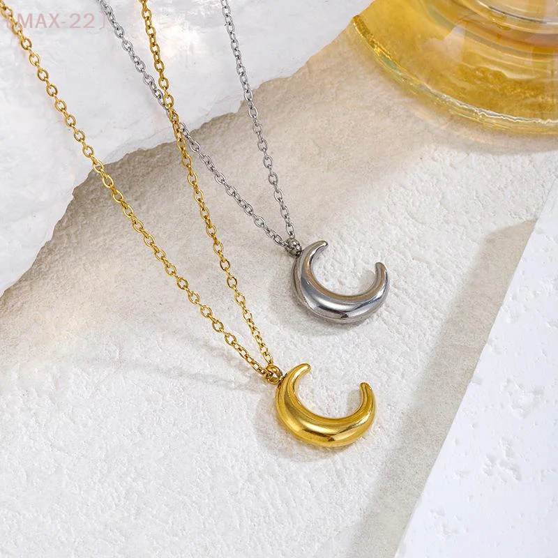 〔MAX-22〕Trendy Tiny Crescent Moon Pendant Stainless Steel Necklace Elegant Women Jewelry