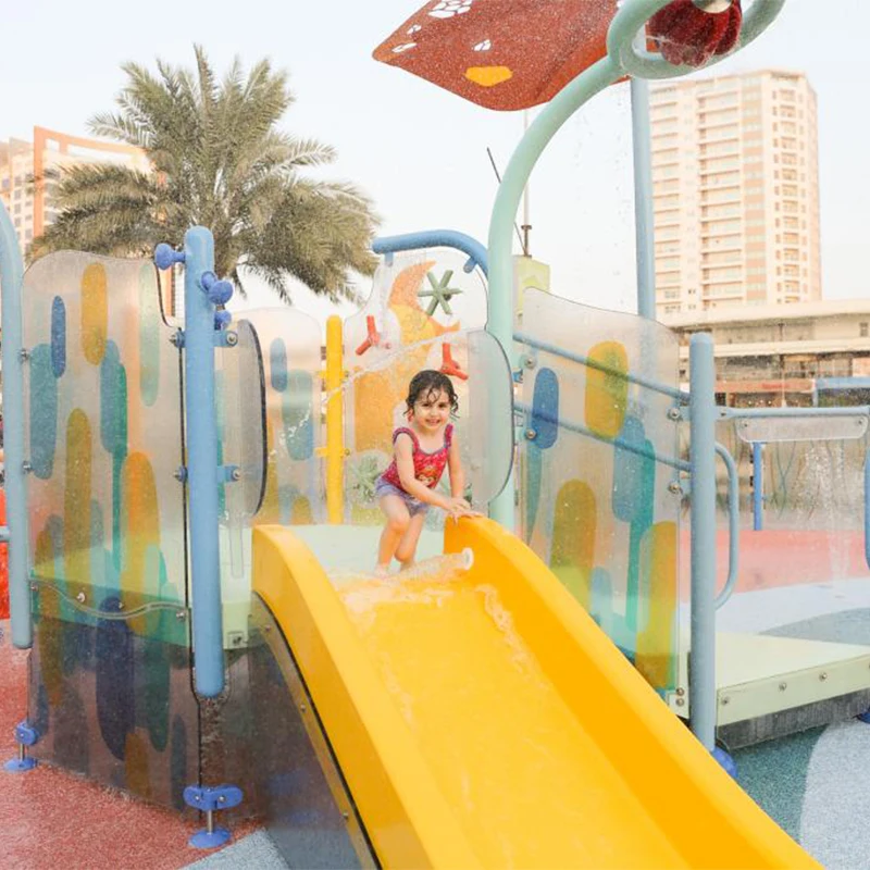 L'acquascivolo della vetroresina dell'attrezzatura del gioco di divertimento del parco acquatico combina gli splash pads del parco acquatico dell'interno ed esterno