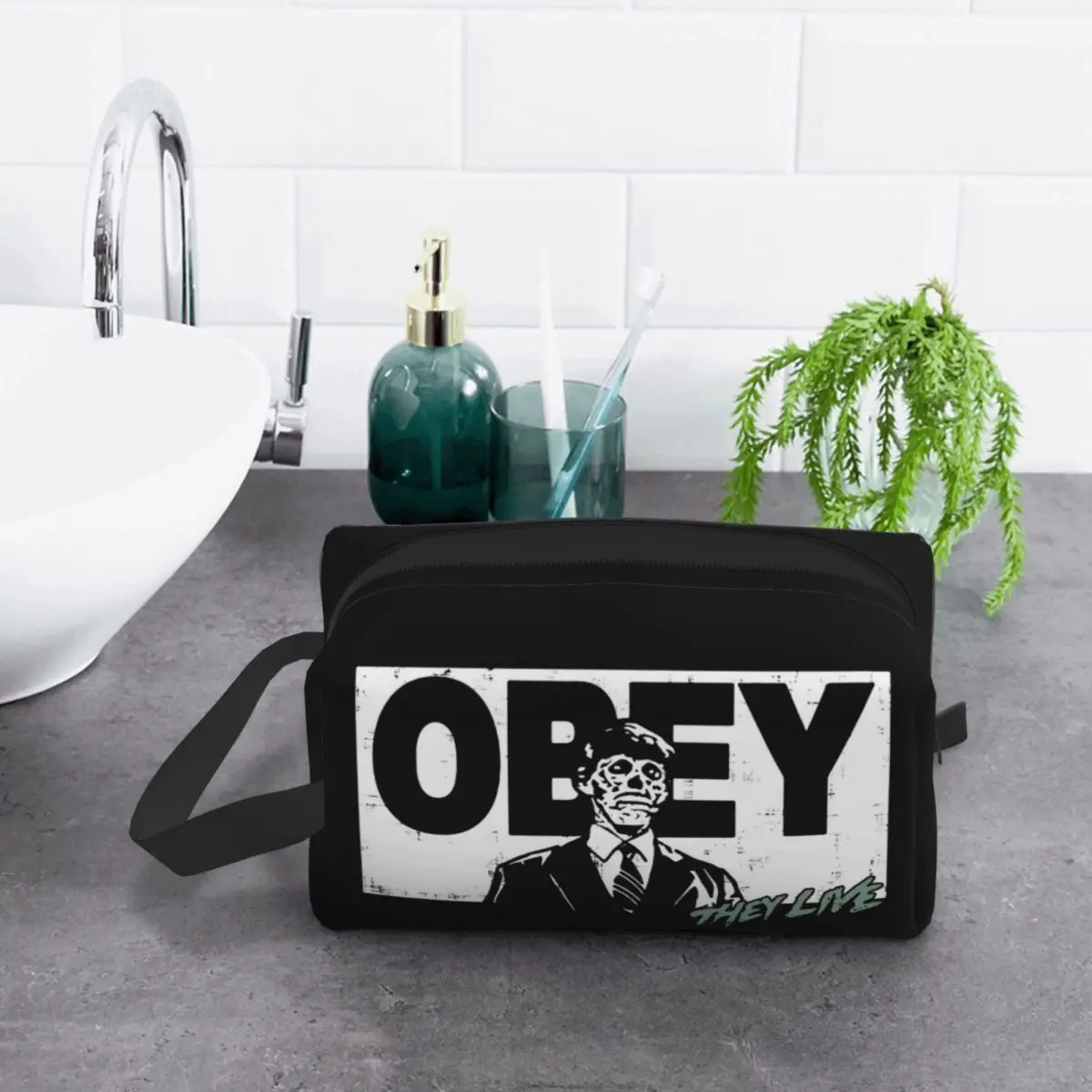 حقيبة مكياج The Live Obey، منظم مستحضرات التجميل، مجموعة أدوات التخزين، حقيبة مستحضرات التجميل للنساء، مقلمة للسفر