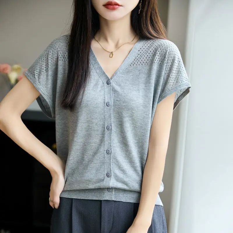 Ropa de mujer, moda de verano, botón coreano, calado, Color sólido, cuello en V, temperamento que combina con todo, mangas voladoras, manga corta