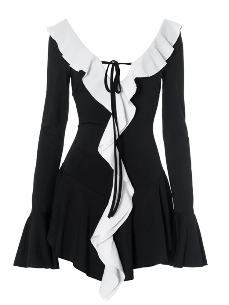 Sexy Lace-up Ruffles Mini Dress Women Fashion V-neck Pleated Flared Sleeves Black White Block Color Bodycon Short Party Dresses