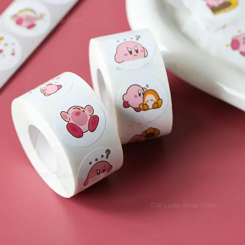 500 sztuk Kirby Cartoon naklejki 2.5cm okrągła etykieta uszczelniająca pieczęć do kopert naklejka do albumu DIY uroczy prezent dekoracje etykiety naklejki