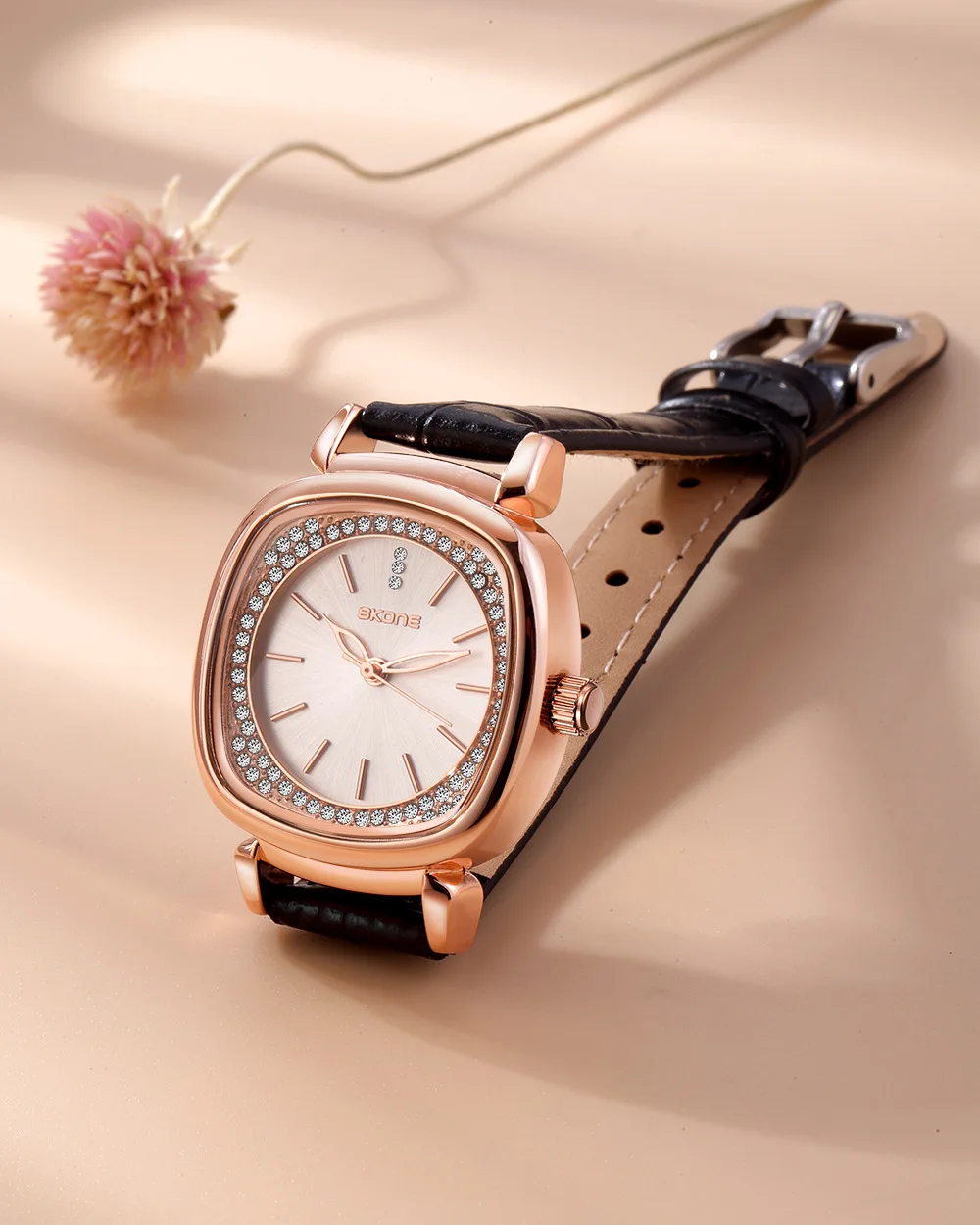 Internet celebrity retro small square watch black gold small square candy simple and versatile waterproof quartz watch for women