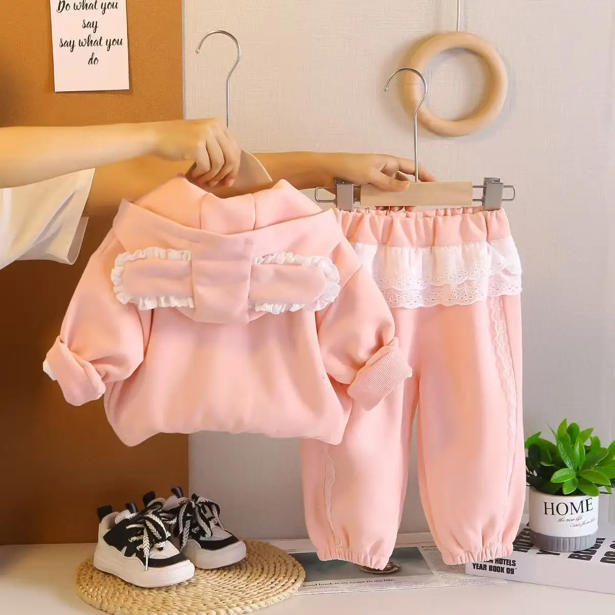 

Baby Girl Set Spring And Autumn 2025 New Style Western Children's Casual Coat+T-shirt+Pants Three-Piece Set 80-120cm