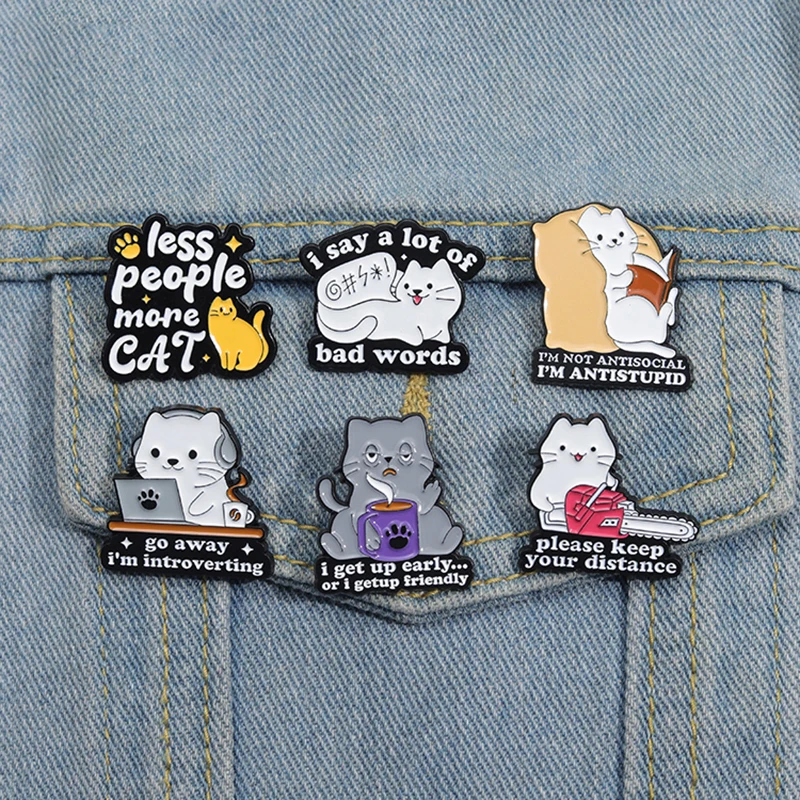 

Cute Chainsaw Cat Enamel Pins Custom Please Keep Your Distance Brooches Lapel Badges Animal Jewelry Gift for Friends