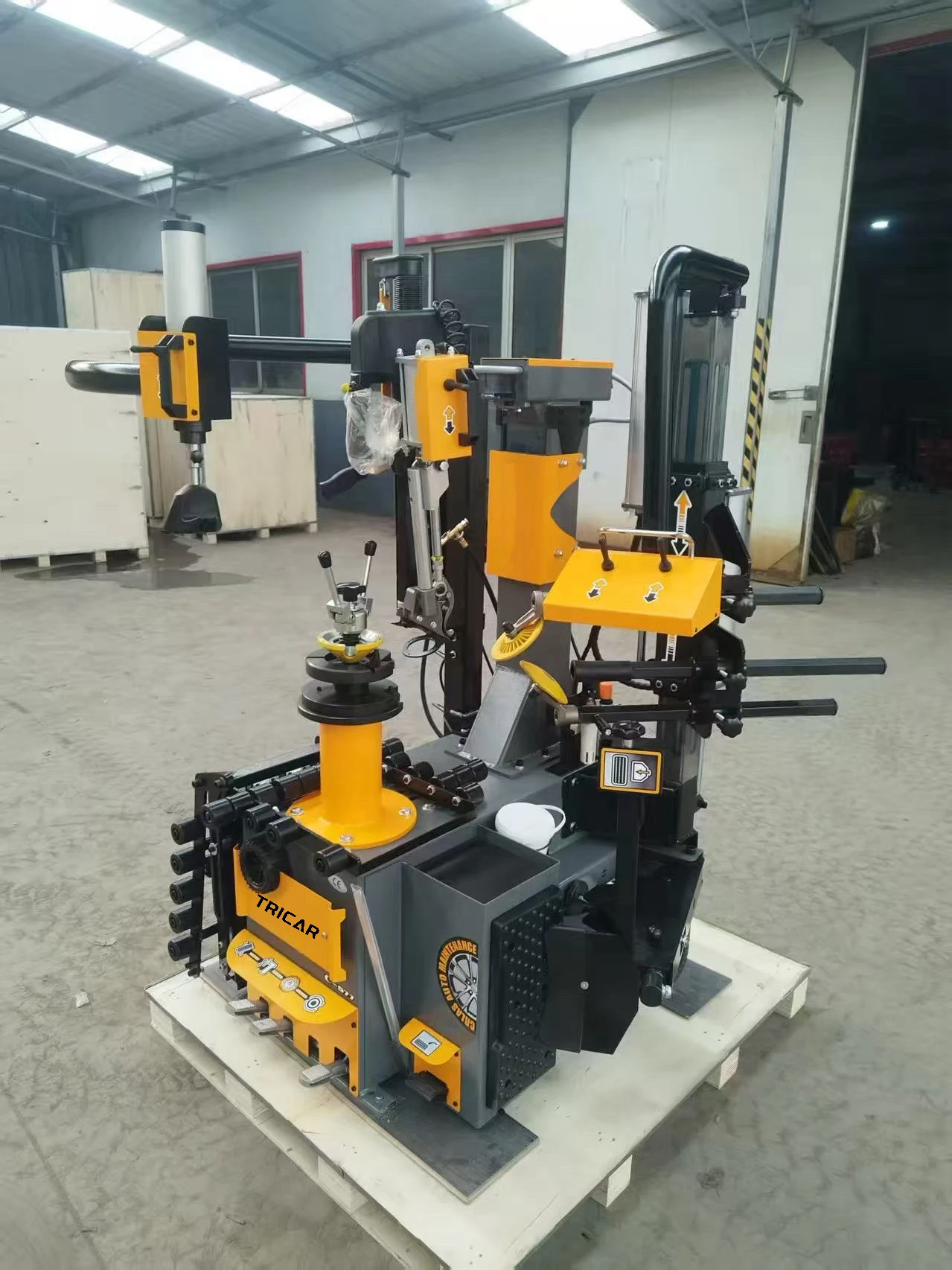 Tricar Hot 28 Inch Fully Automatic Tyre Changer Non Destructive No Scratching  With CE  No Disc Swing Arm Tire Changer