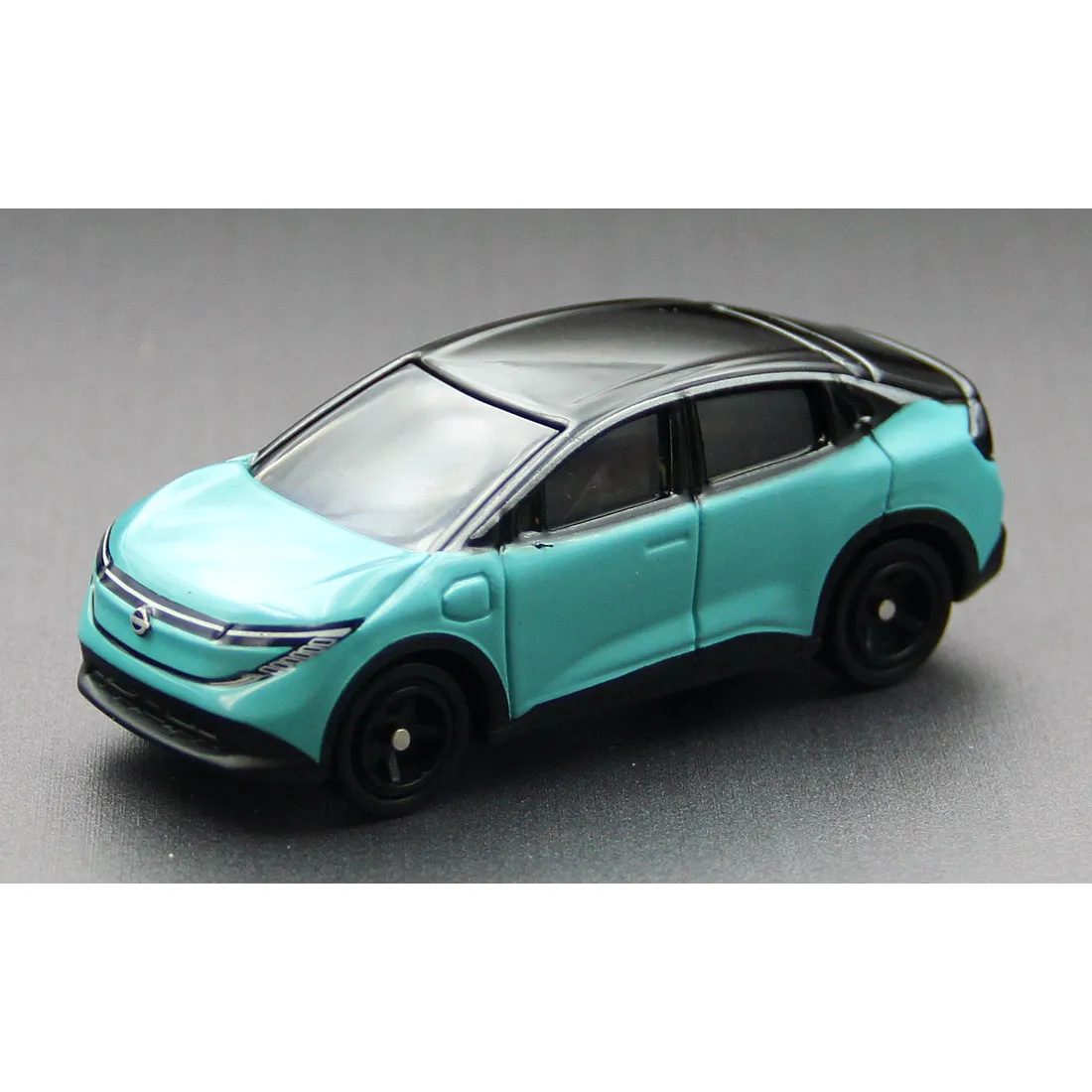 

TOMY Simulation Alloy Car Model Tomica Cars Toys For Boys Red And White Box Men's Toy No. 21 Nissan Leaf 950424