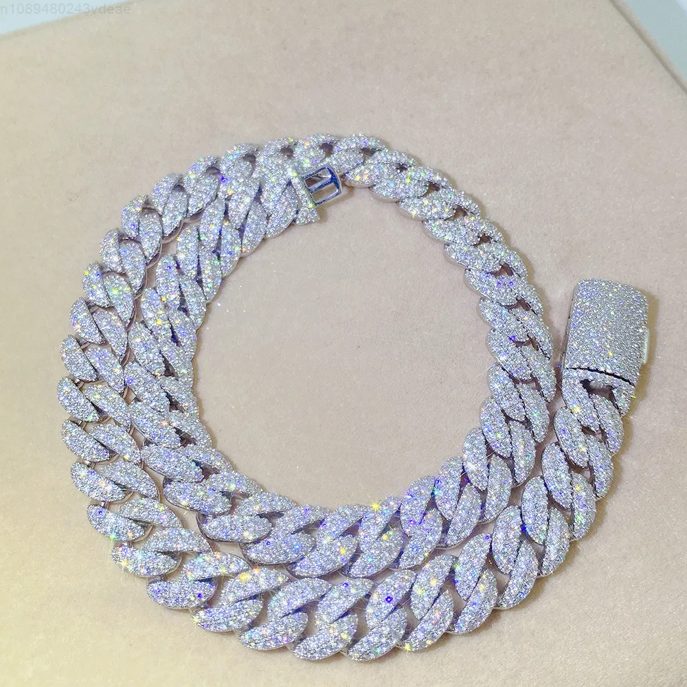 

Fashion Unisex Cuban Bracelet Sterling Silver Ice Crystal Moissanite Bracelet