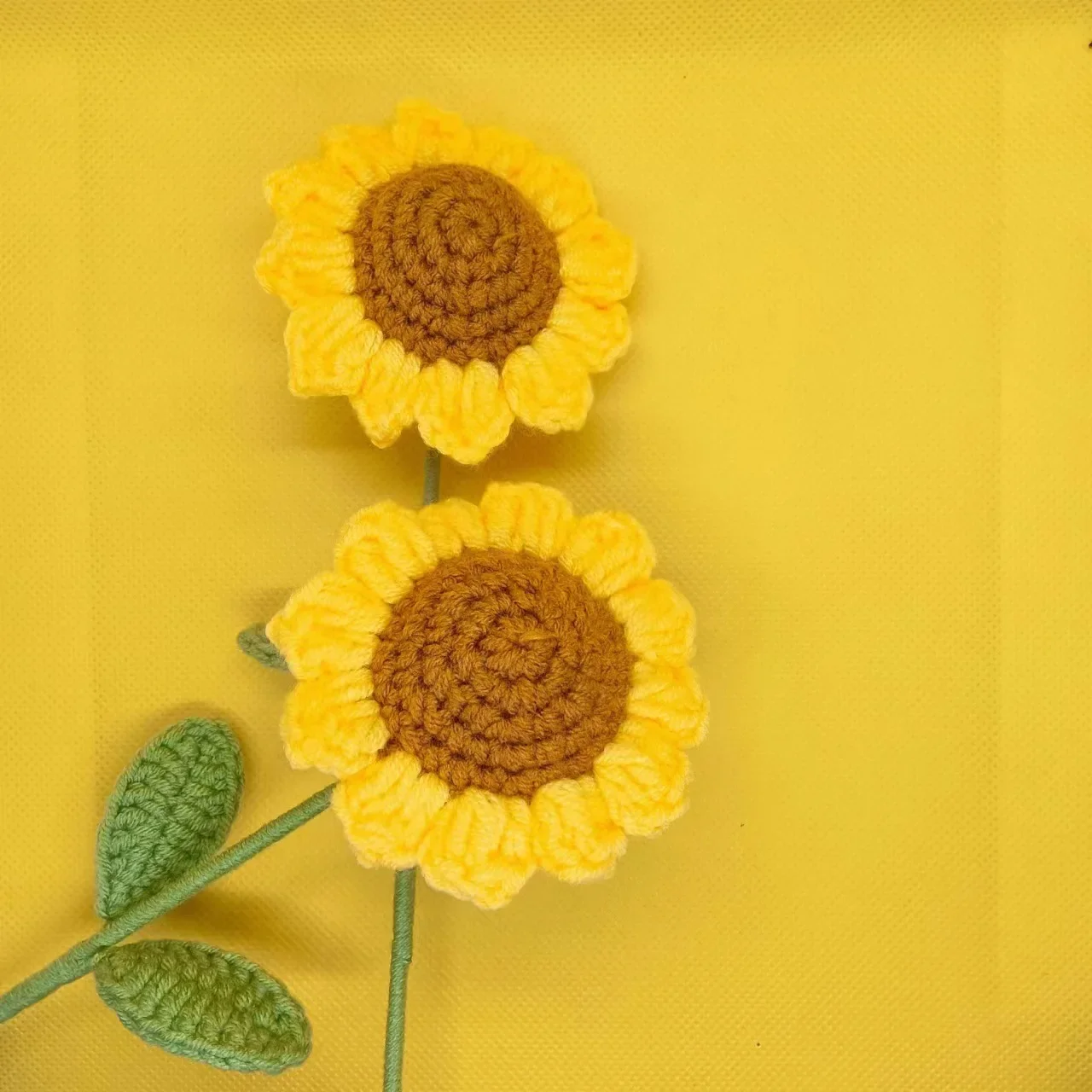 Bouquet de tournesol fini au crochet pour femme, fleurs artificielles mignonnes, décor de chambre à la maison, cadeau de mère, vente en gros