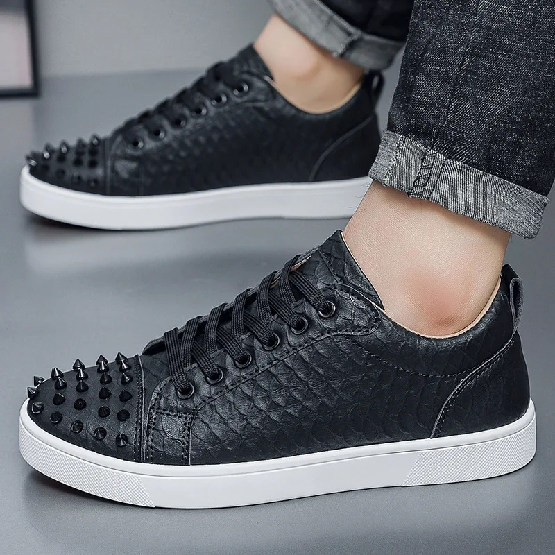 2026 New Fashion Rivet Men's Board Shoes Spirit of Youth Casual Single Shoes Trendy Male Sports Shoes