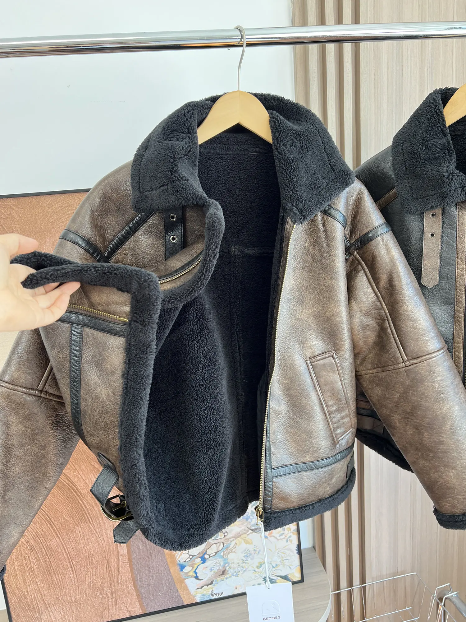Faux leather jackets man Vintage casual Thickened Loose Lapel Jacket Leather Jacket Leather and fur are integrated as one