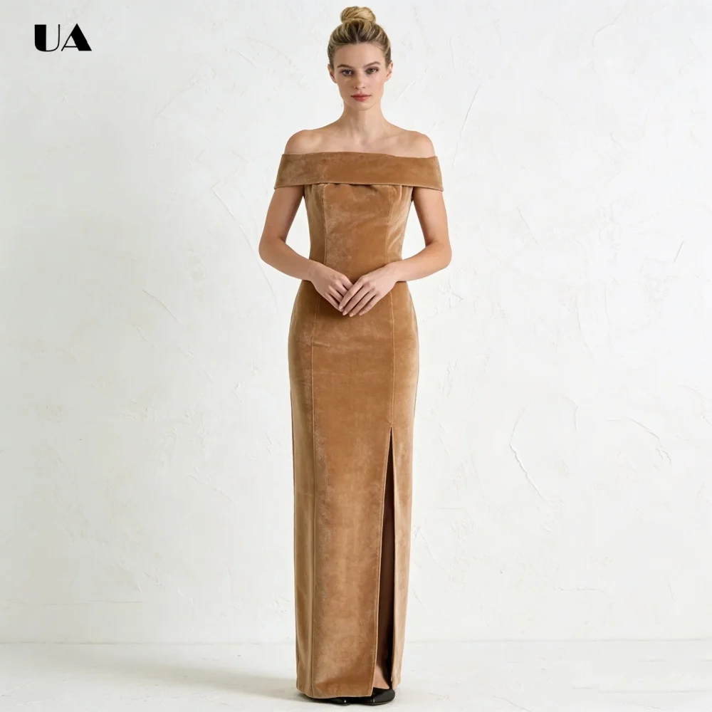 

ULBYANRY Elegant Velvet Prom Dress with Fold-over Slash Neck, Solid Off-the-shoulder Evening Dress, Customized Slit Party Gown