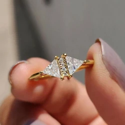 Huitan Chic Luxury Triangle Zirconia Ring Fashion Lady Gold Color Finger Jewelry for Engagement Bridal Wedding Band Accessories