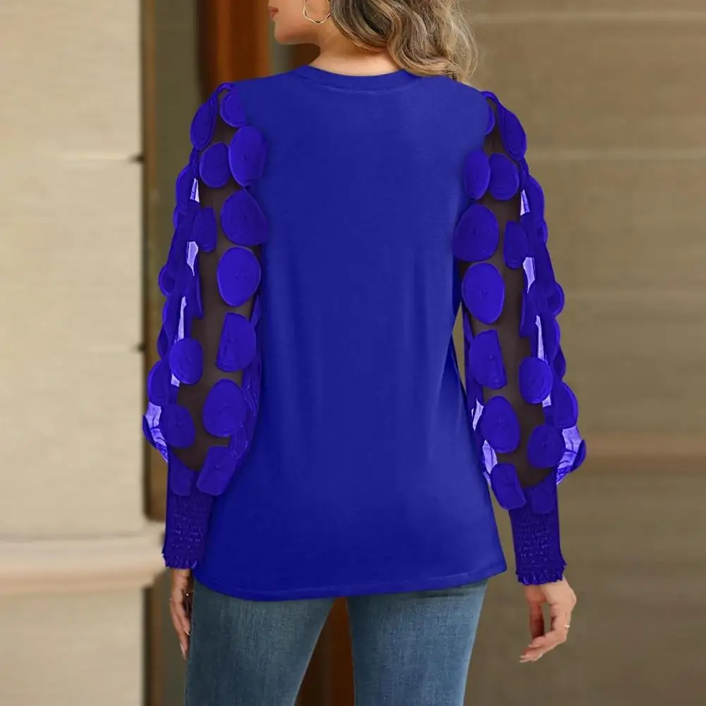

Women Summer Tops V-Neck Hollow Lace Long Sleeve Tee Shirt Slim Fit Solid Color Pullover Tops Streetwear Office Blouse 여성상의