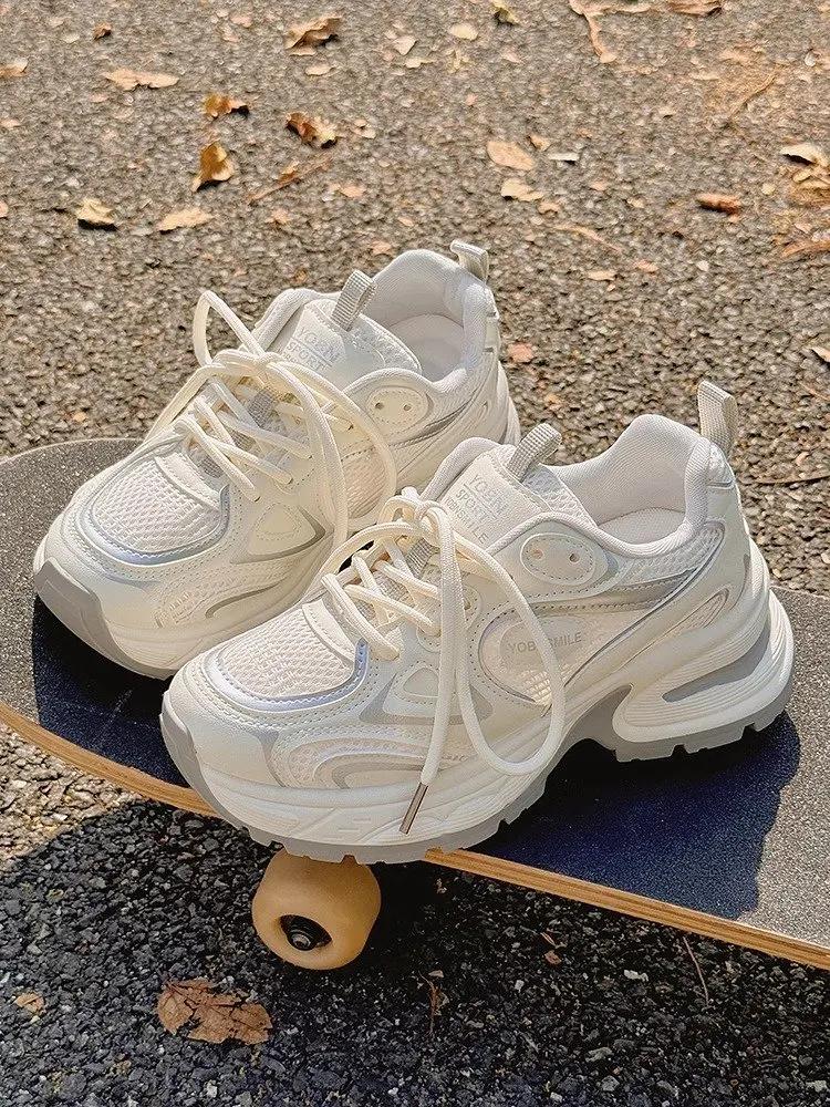 ​ ​ أحذية أبي نسائية جديدة لعام 2025 لزيادة الارتفاع - أحذية رياضية بيضاء بنعل سميك قابلة للتنفس، أحذية رياضية كاجوال خفيفة الوزن