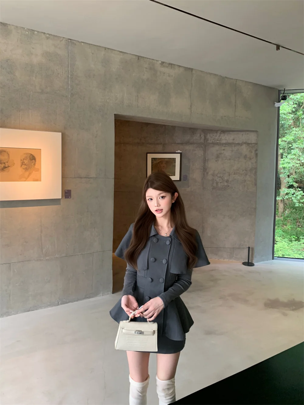 

Комплект в стиле Rich Girl: двубортное серое пальто-накидка и юбка-обертка для женщин, зимний, премиум-класса