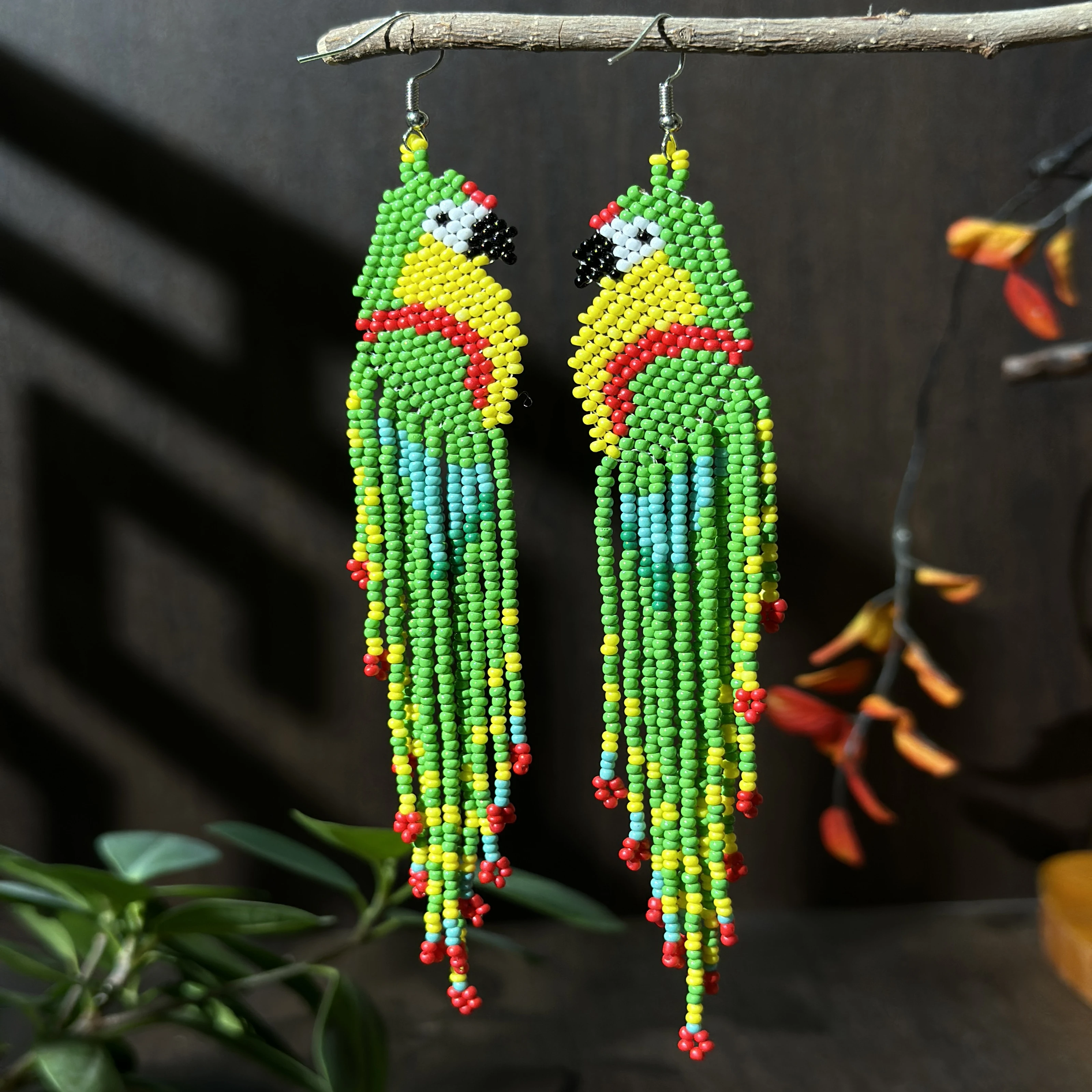 Glasperlen-Ohrringe mit Papageien-Design, Böhmische Fransen-Ohrringe, Samenperlen-Strang-Ohrringe, Damenschmuck für den Alltag – Detail 4