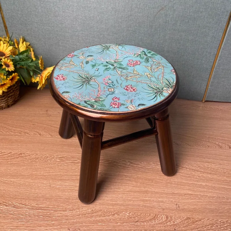 

Indoor furniture European stools, solid wood low stools, small round , small and a variety of household are
