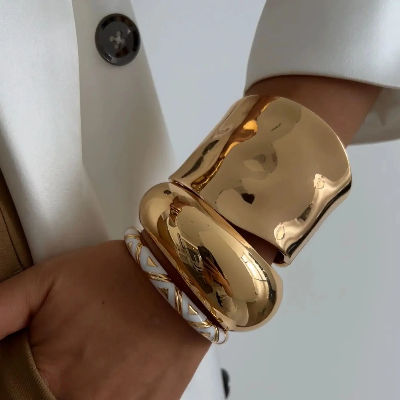 SHIXIN 6 Styles Smooth Gold Color Metal Spring Bangles for Women Design Sense Geometric Chunky Cuff Bracelet Unisex Men Bangles