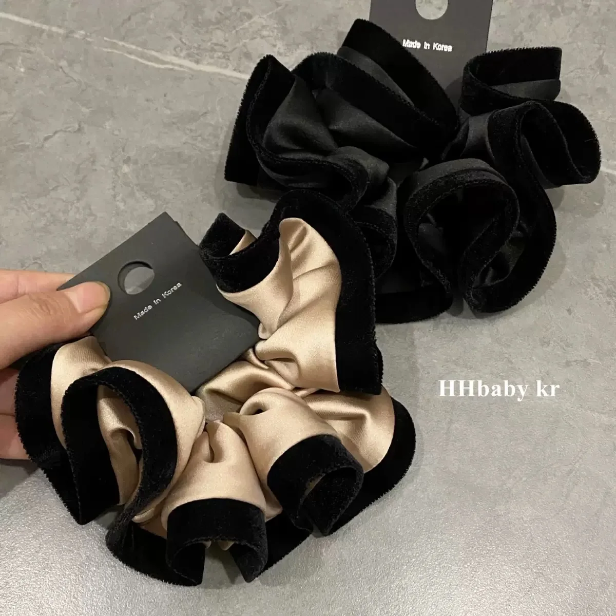 

1 шт. Корейская атласная резинка для волос с бархатной отделкой, элегантная и премиальная, подходит для ежедневного использования.