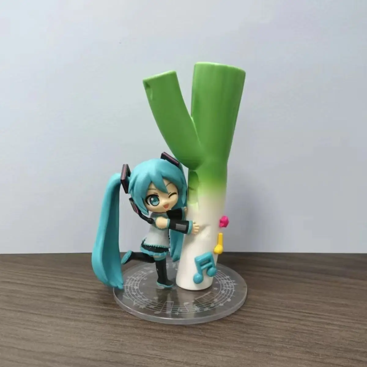 Kawaii Holding Welsh Onion Hatsune Miku doll Beautiful Girl Figure Model Statue Collection Desktop Decoration Ornament kid Gifts