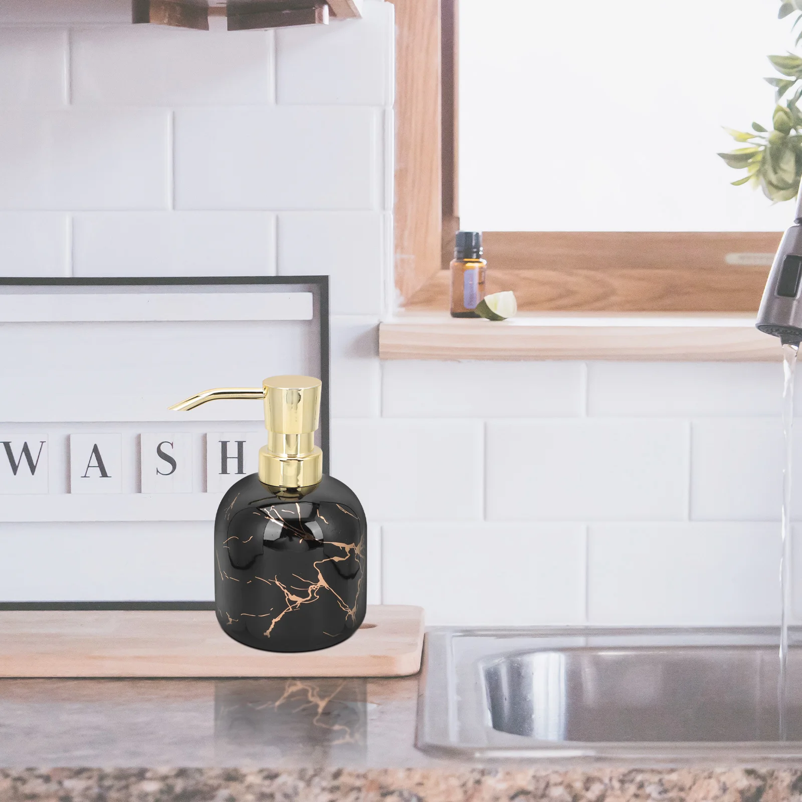 

Decorative Press Type Bottle Leakproof Lotion Container Modern Bath Accessory Hand Soap Dispenser Shower Gels Press Type Bottle