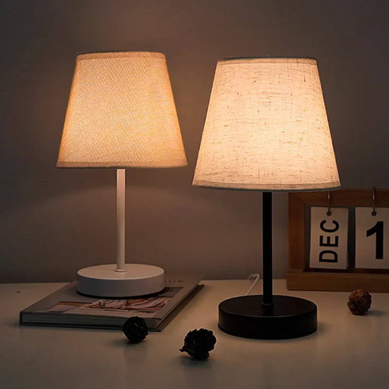 Creative LED Solid Wood Fabric USB Small Table Lamp Living Room Study Bedroom Bedside Atmosphere Decoration Lighting Fixtures