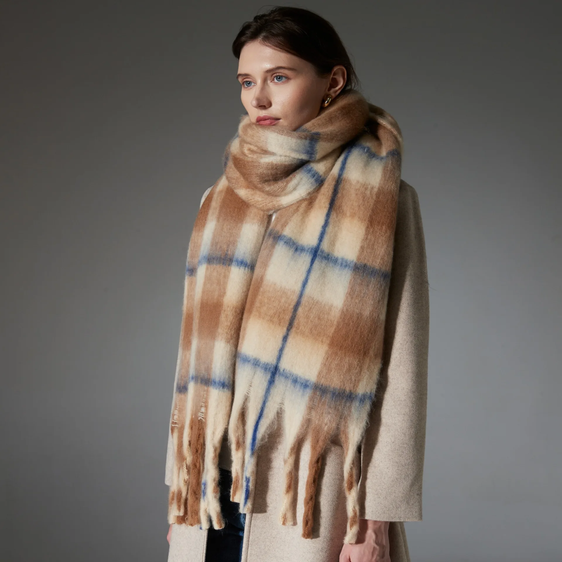 

Winter New Arrival Ele Tassel Plaid Scarf awl Home Comfortable Polyester Material 00% Other Material Winter Season