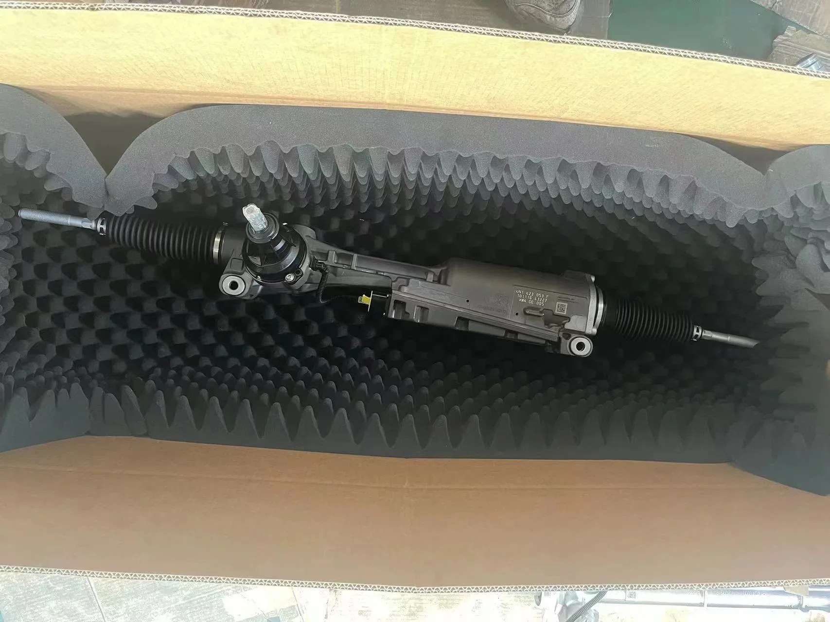 High Quality Steering Gear Right Drive Suitable for Automotive 3W2422071C Steering Racks Pinion Steering System Universal Joints