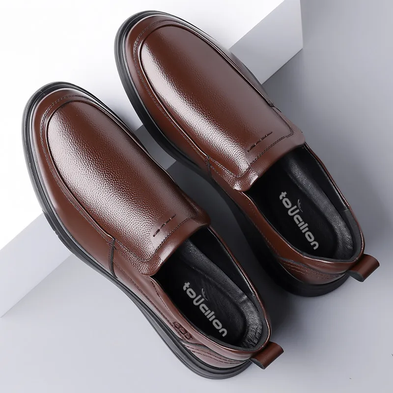 New Men Casual Shoes Fashion Business Formal Men Shoes Comfort Slip on Male Loafers Soft Sole Wear-Resistant Leather Work Shoes