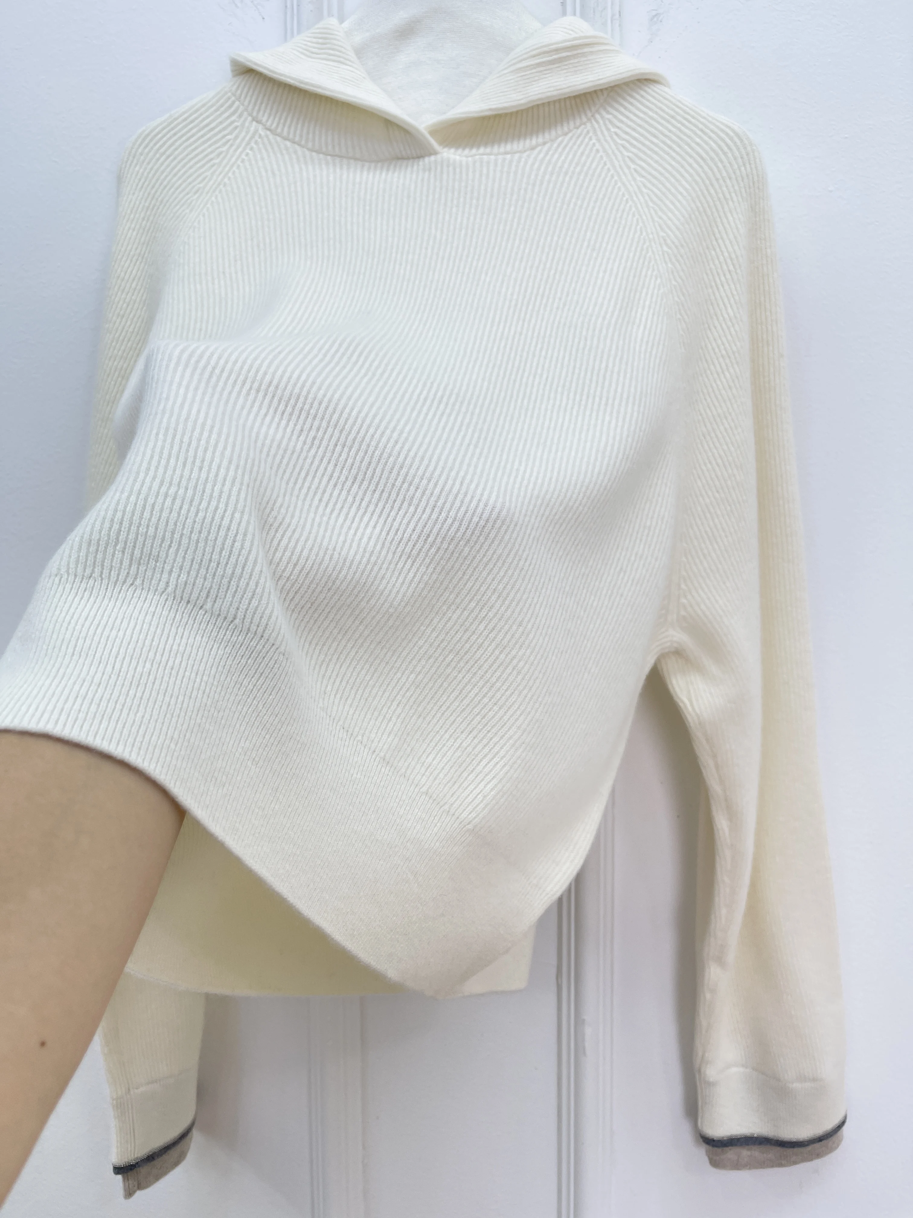 

2025 Autumn And Winter High Quality Wool Knitted Suit Hooded Pullover Sweater Knitted Women