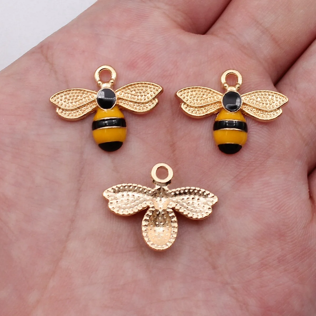 WYSIWYG 10pcs 22x18mm Black Yellow Color Honey Bee Charms Pendant For DIY Jewelry Making Handmade Jewelry Craft Findings