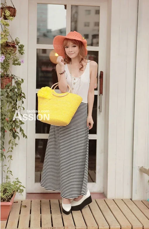 2024 New Rattan Handle Woven Bag Flowers Straw Bag Leisure Vacation Tote Beach Bag For Women Luxury Handbags Designer MXH01