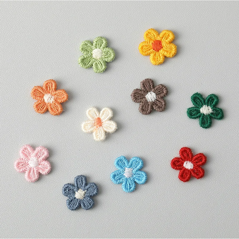 100pcs Embroidered Small Flowers Appliques DIY Wedding Party Decor Hairpin Jewelry Clothing Accessories Material Patches Arts