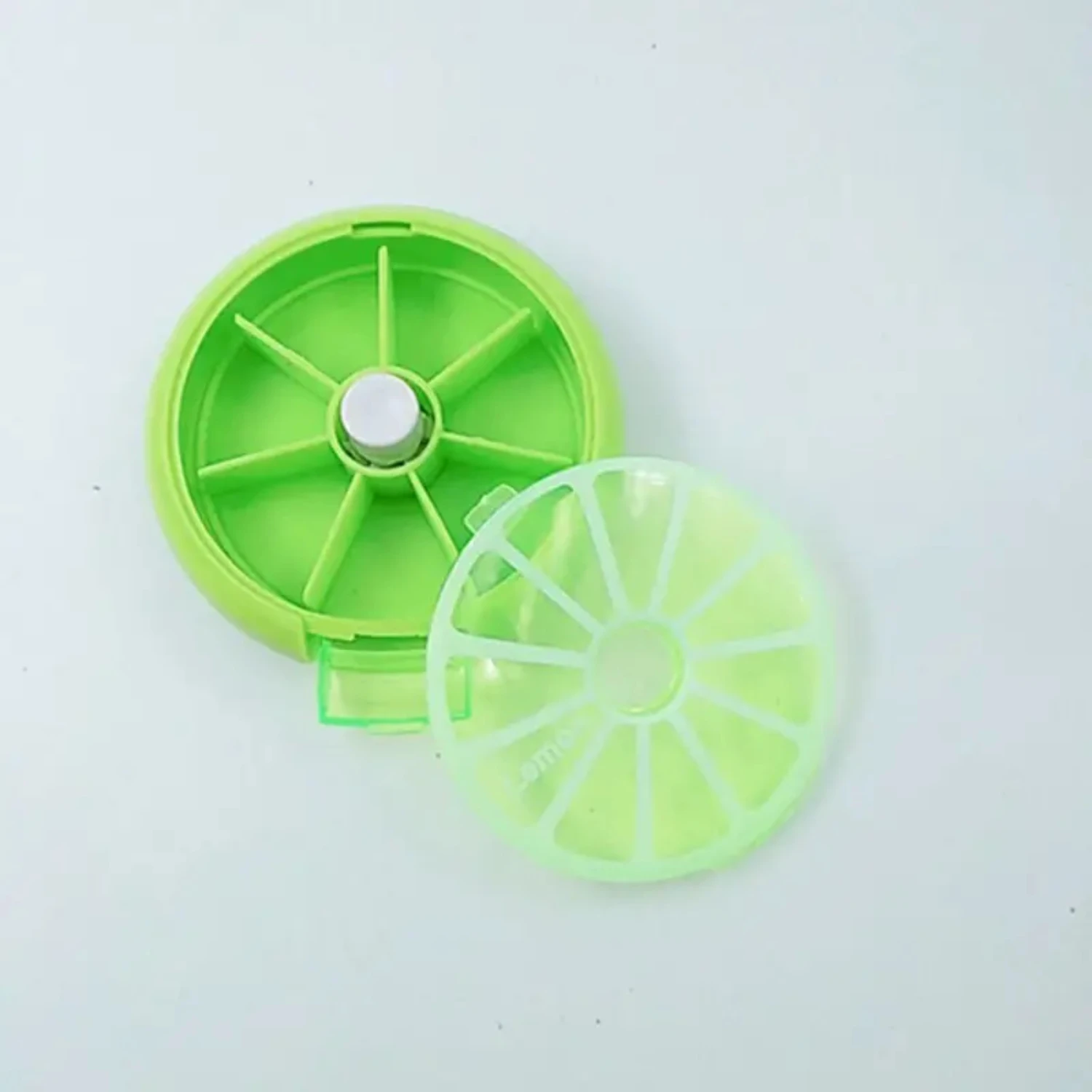Portable Rotating Fruit Shape Pill Storage Case - Plastic One-grid Medication Organizer