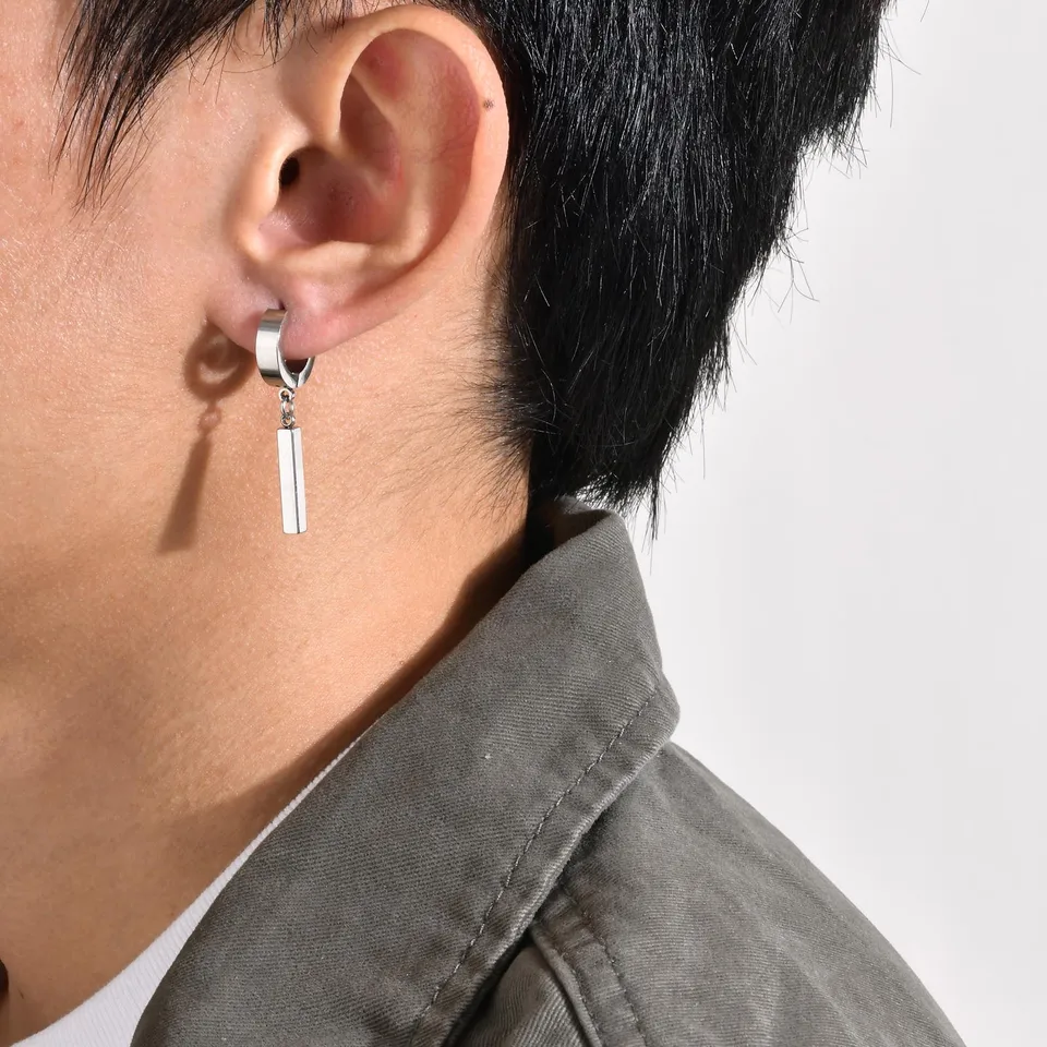 2 Paires Boucles D'Oreilles Plumes Huggie Gothique Punk - Argent Et Noir Hip Hop