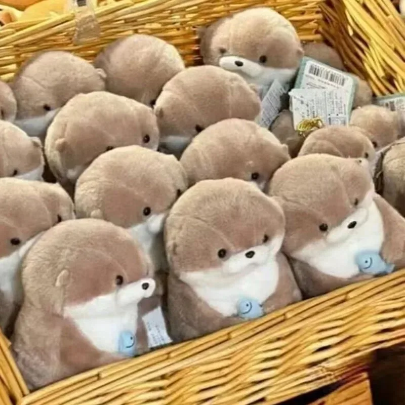 かわいいカワウソと魚のぬいぐるみキーホルダー、軽量ハンギングペンダント、スクールバッグ、鍵、財布、人形、おもちゃ、キーリングギフト用小道具