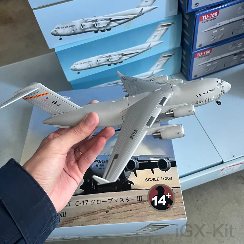 

1:200 Scale US C-17 C17 Globemaster III Strategy Transport Aircraft Metal Model Toy