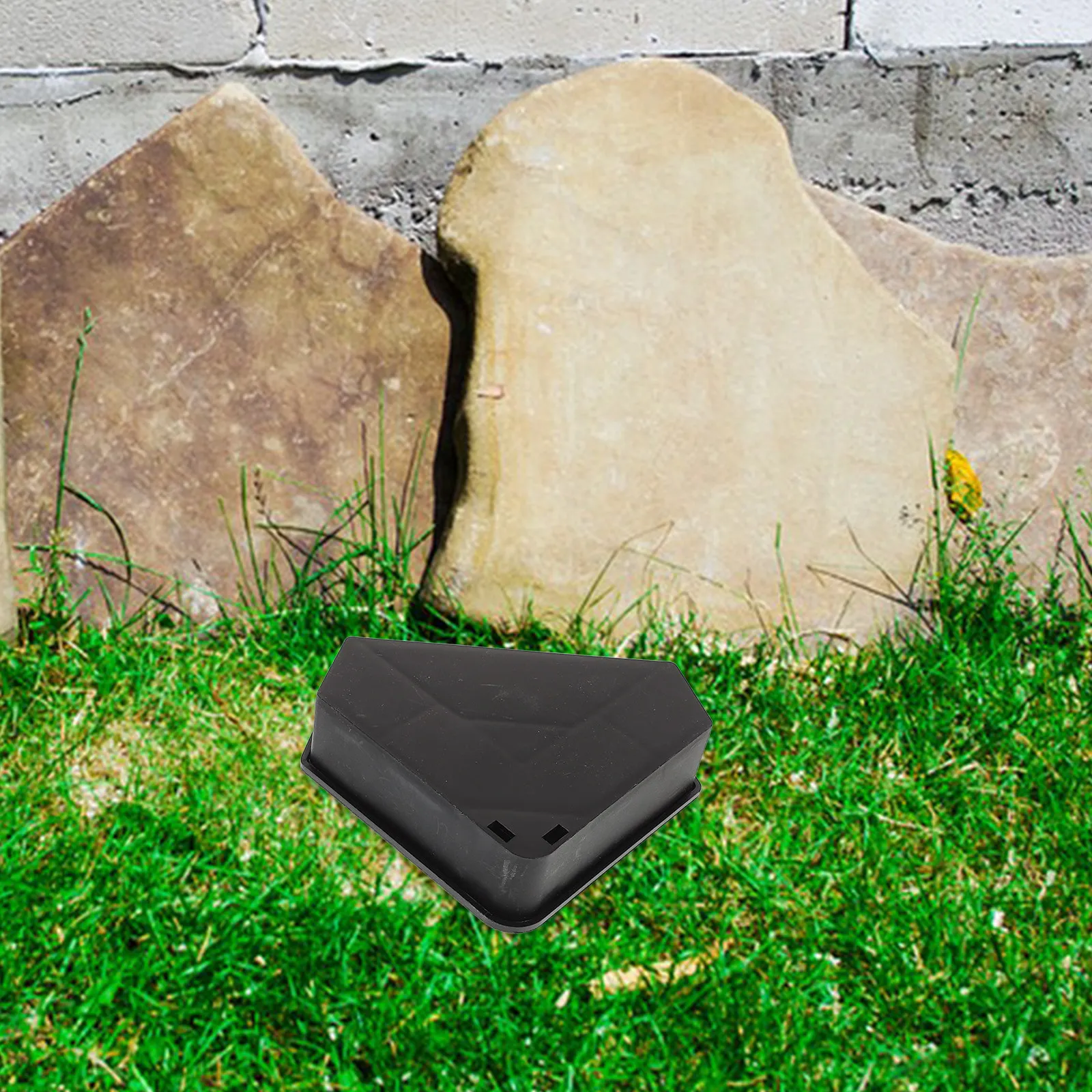 

6Pcs Triangle Mouse Baits Station Metal Key Lock Reusable Plastic Box Indoor Outdoor Use Stealthy Design Tamper Proof Cage