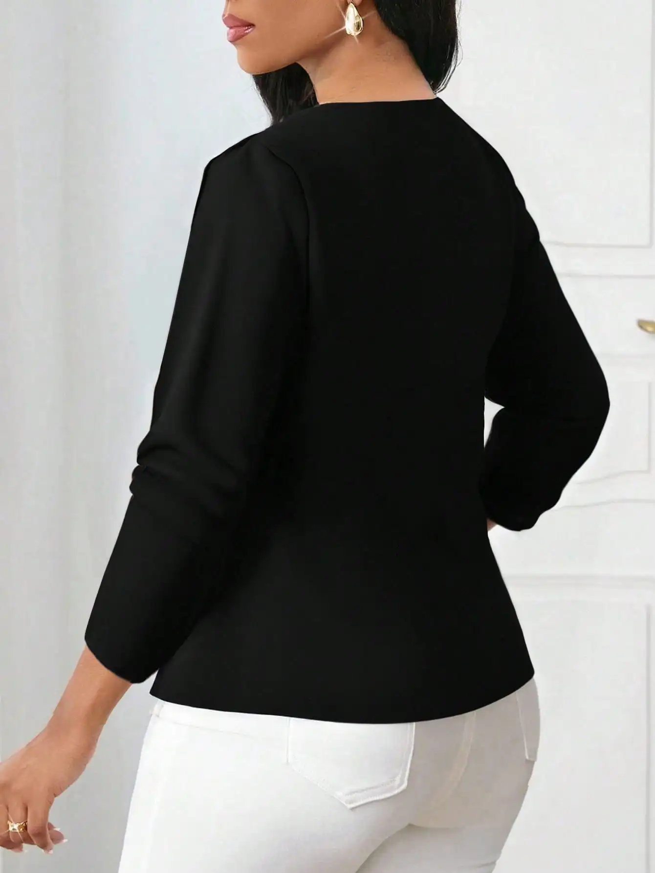 Veste blazer noire ouverte sur le devant pour femme avec détails plissés, tenue de bureau élégante à manches longues pour l'automne