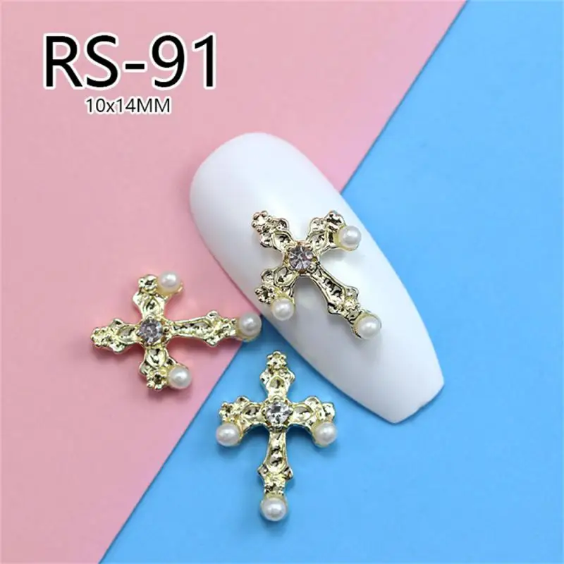 สัญลักษณ์แห่งความรักที่ทันสมัยและโดดเด่นของเอ็มไพร์ตกแต่งเล็บสัญลักษณ์แห่งความรักที่เป็นที่นิยมและโด่งดัง