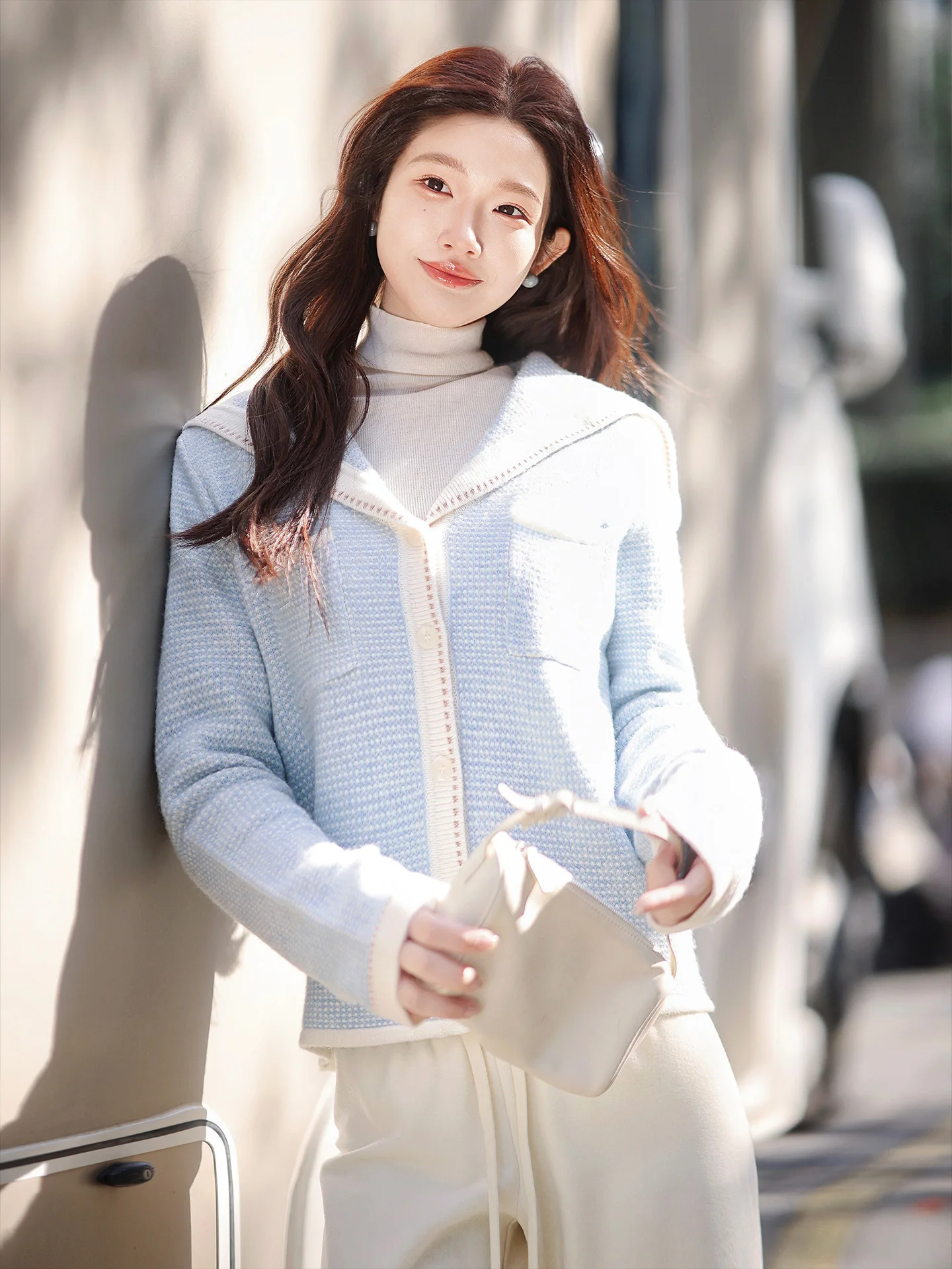 

Zhaodaxi Blue V-Ne Knitted Sweater 00 Wool Navy Collar Color Blo Soft Anti-Aging Outerwear Letter Pattern Design