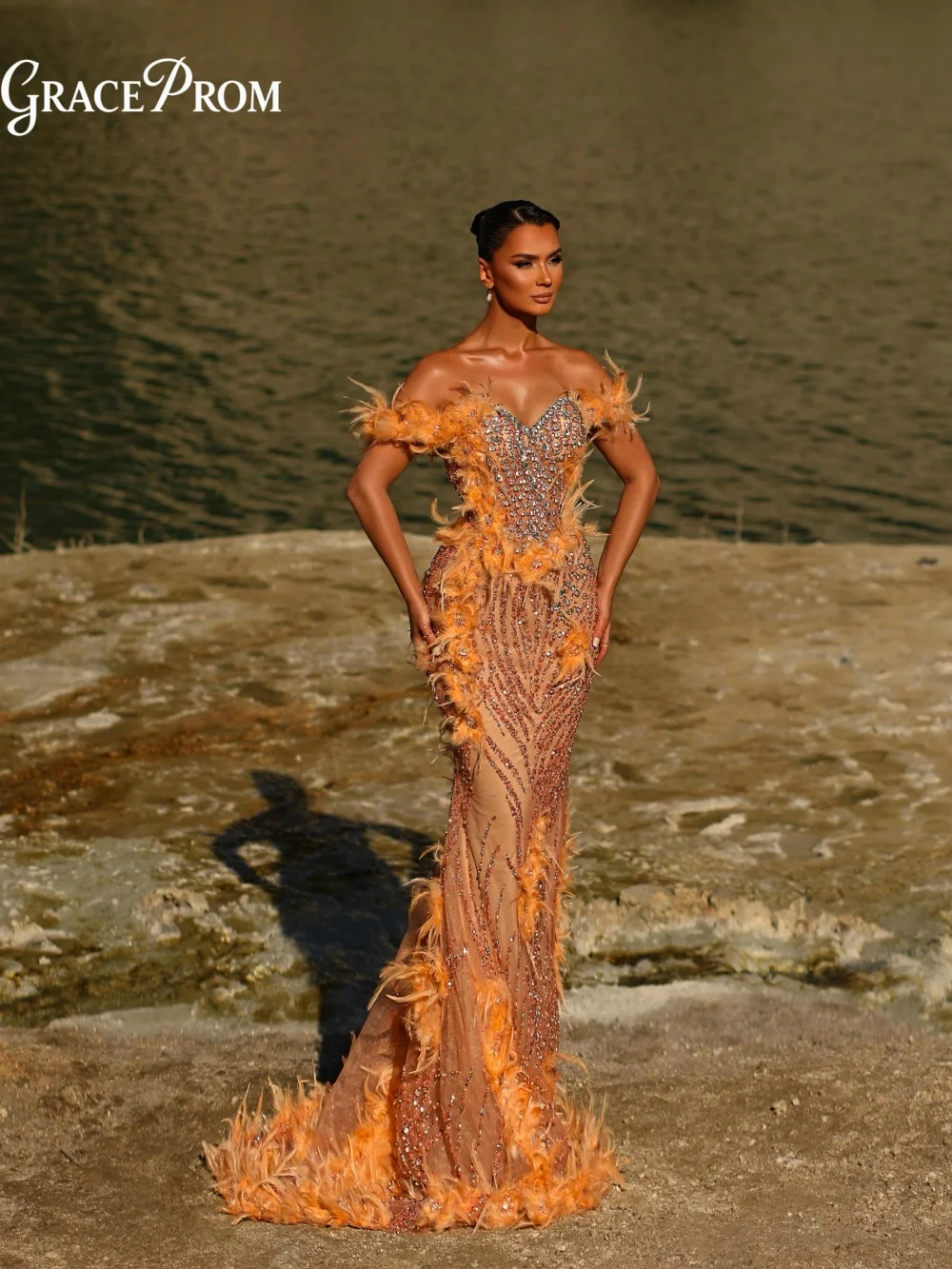 

Vibrant Orange Feather Beaded Off Shoulder Party Dress 2026 Opulent Sweetheart Neck Evening Gown for Wedding Guests فساتين سهرة