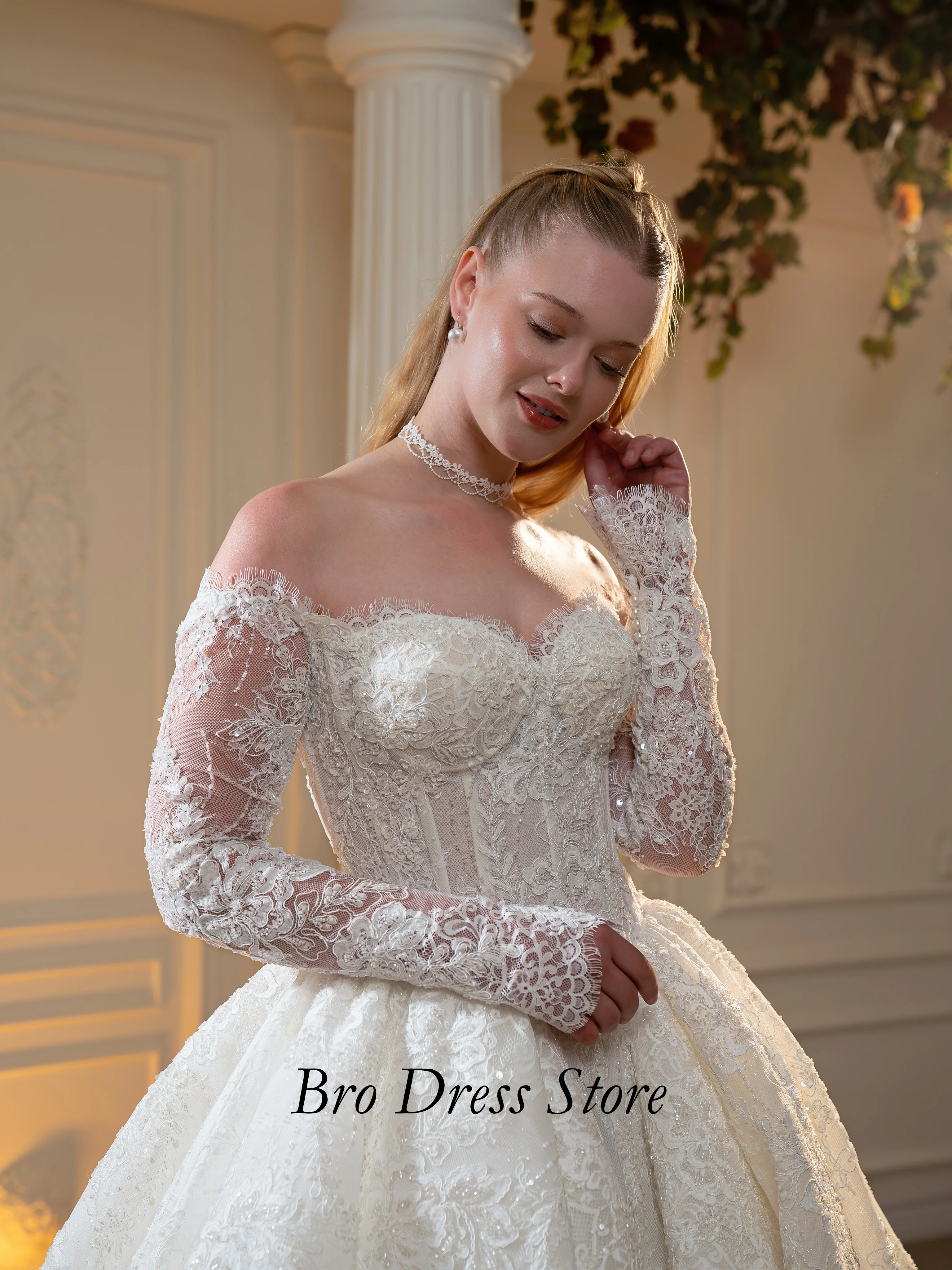 Customized Luxury Off Shoulder Lace Wedding Dress Long Sleeves Ball Gown Bridal Gown Princess Wedding Dress Vestido De Novia