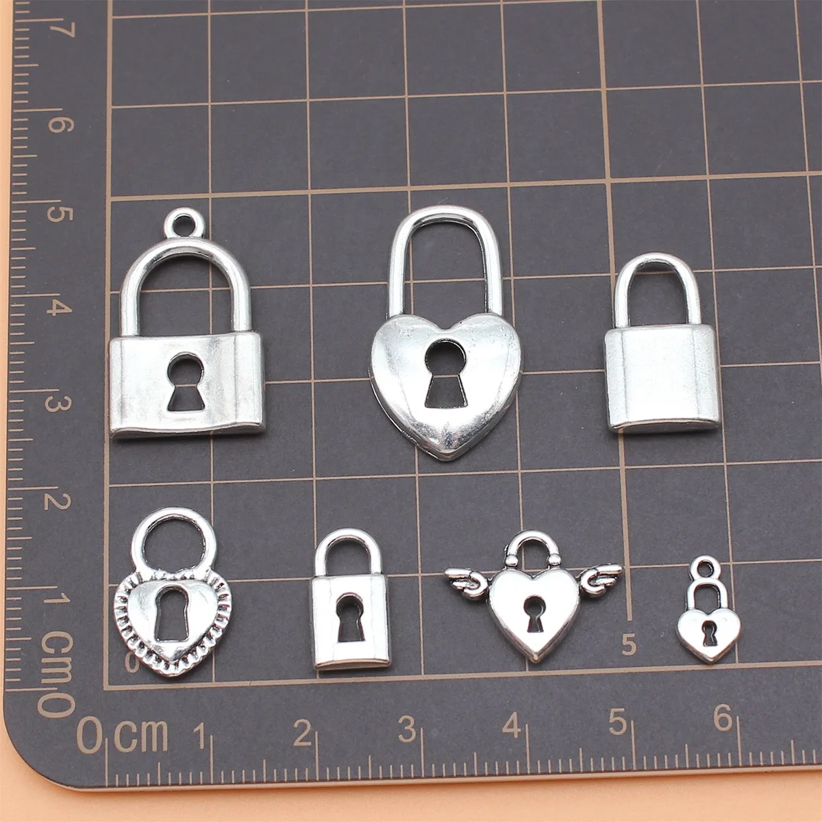 7PCS Antique Silver Lock Charms for DIY Jewelry Making, 7 Styles 1 Each, Craft Charms Jewelry Supplies Accessories Mixed Designs