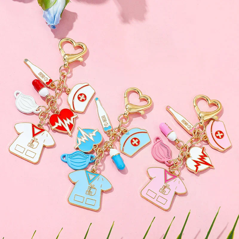 الكرتون مضخة التسريب ميزان الحرارة الجراحية قناع المينا المفاتيح أدوات طبية المعلقات للنساء الرجال ممرضة طبيب اليدوية هدية