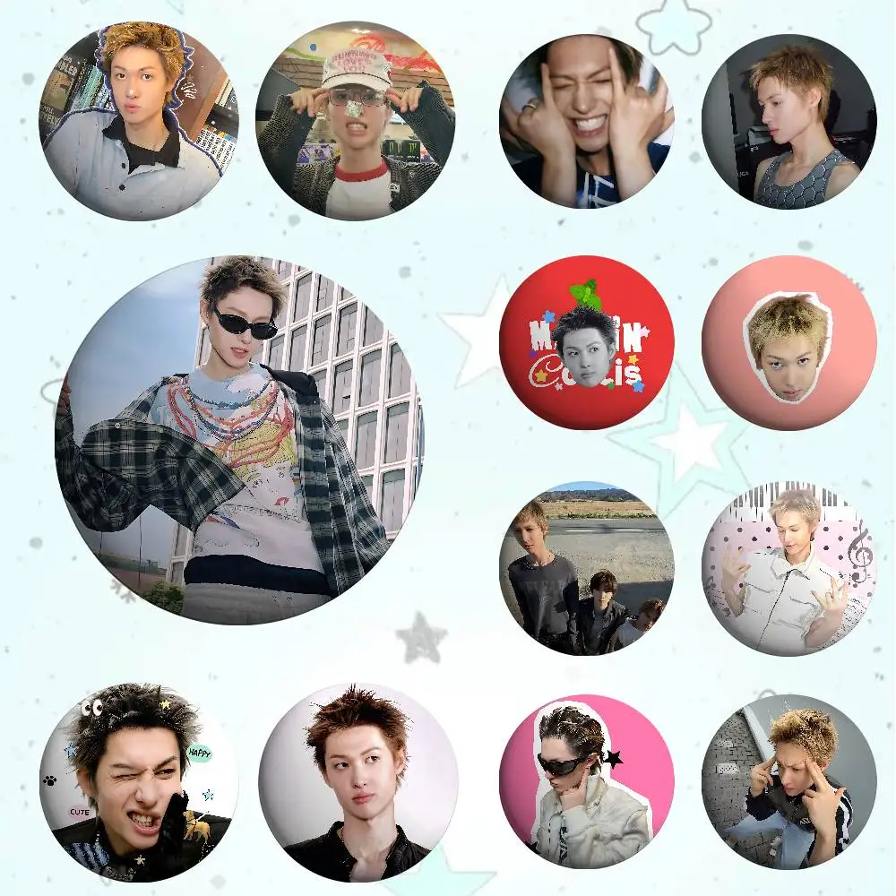 CORTIS MARTIN Insignias de personajes de dibujos animados, broches, pines, accesorios de metal, regalos de Navidad, regalos de cumpleaños