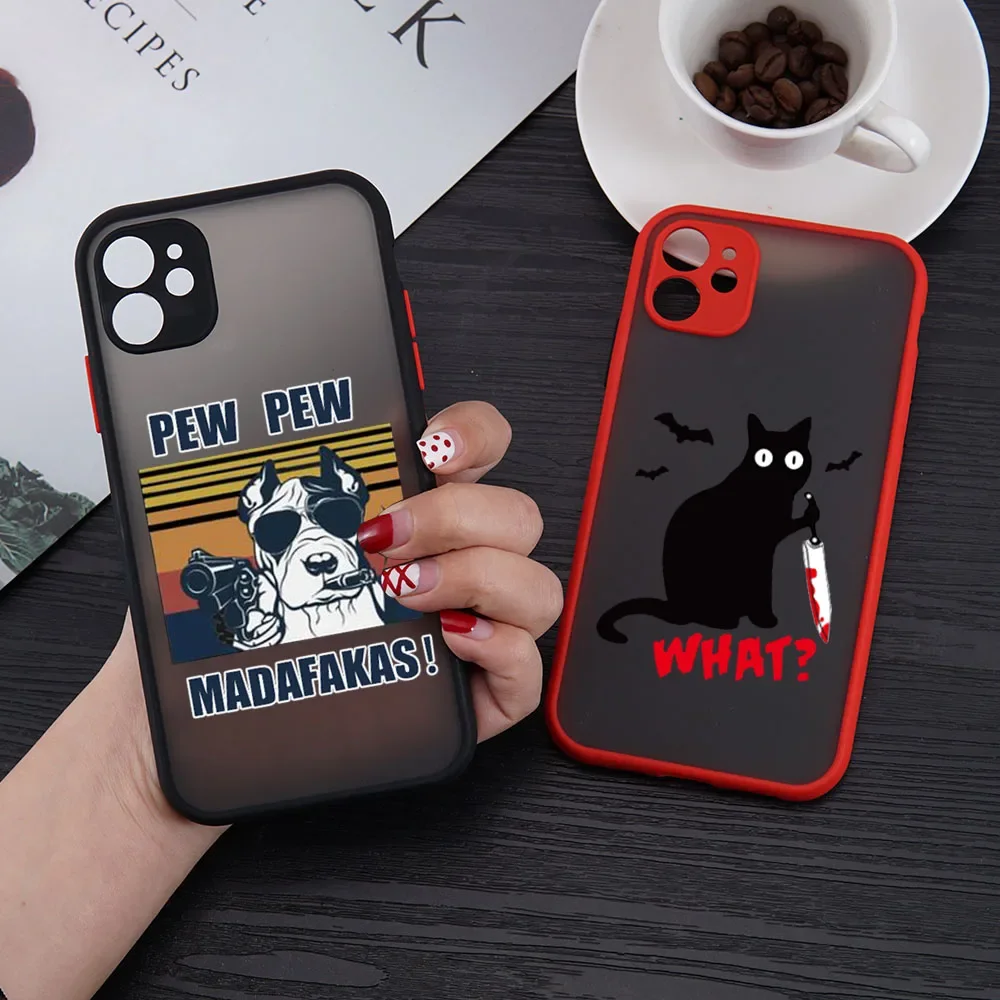 GYKZ divertido gato negro qué funda de teléfono para iPhone11 12 13 Pro MAX Mini X XS XR SE20 6 7 8Plus funda dura transparente de dibujos animados mate